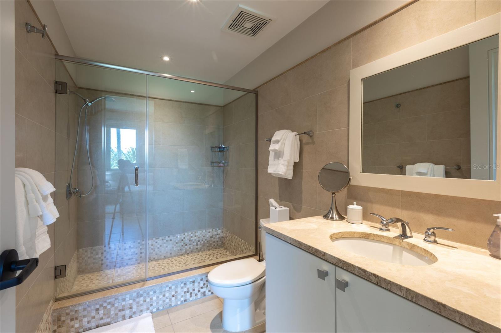 LAS VERANDAS CONDOMINIUM - Residential
