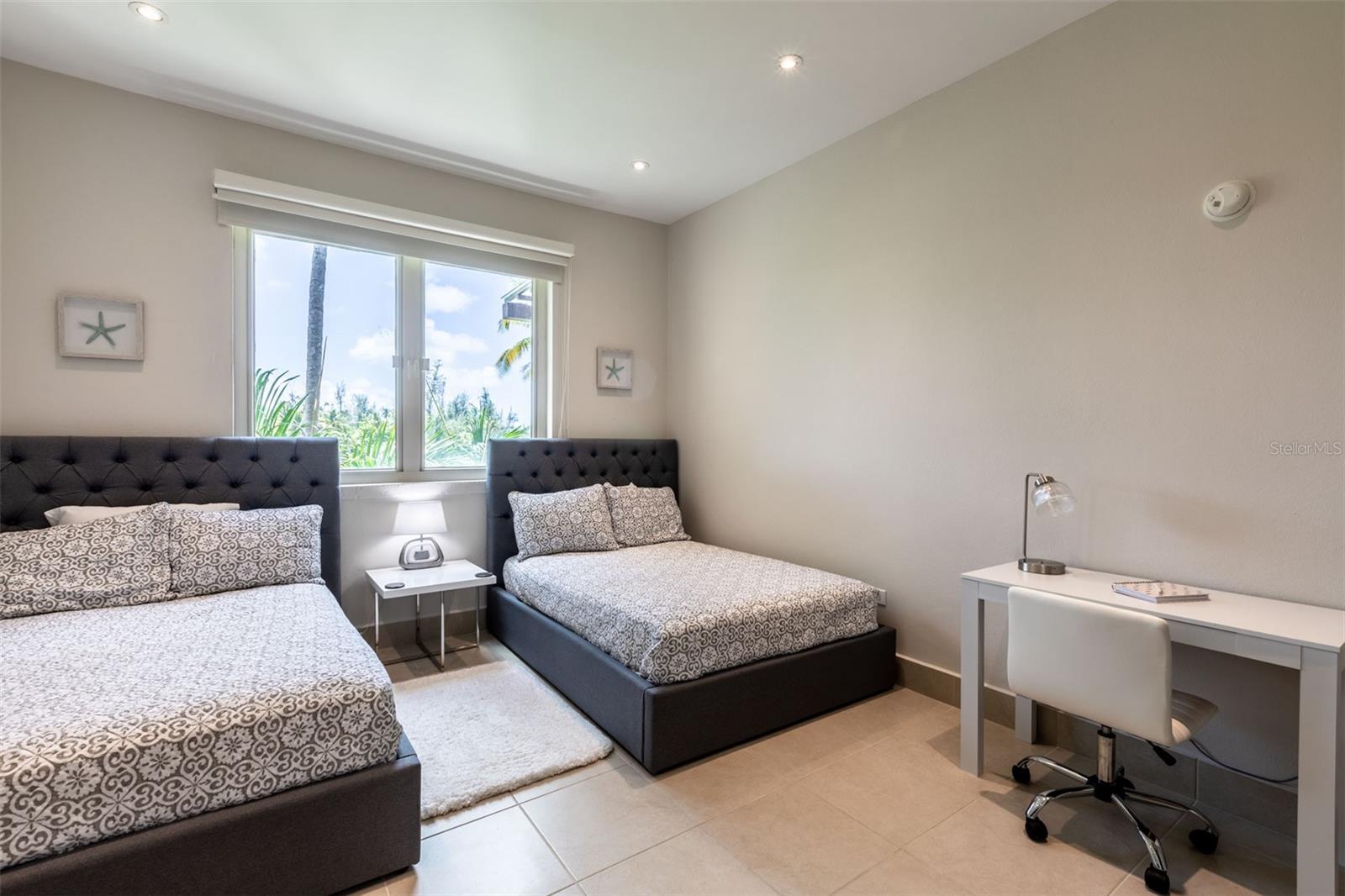 LAS VERANDAS CONDOMINIUM - Residential