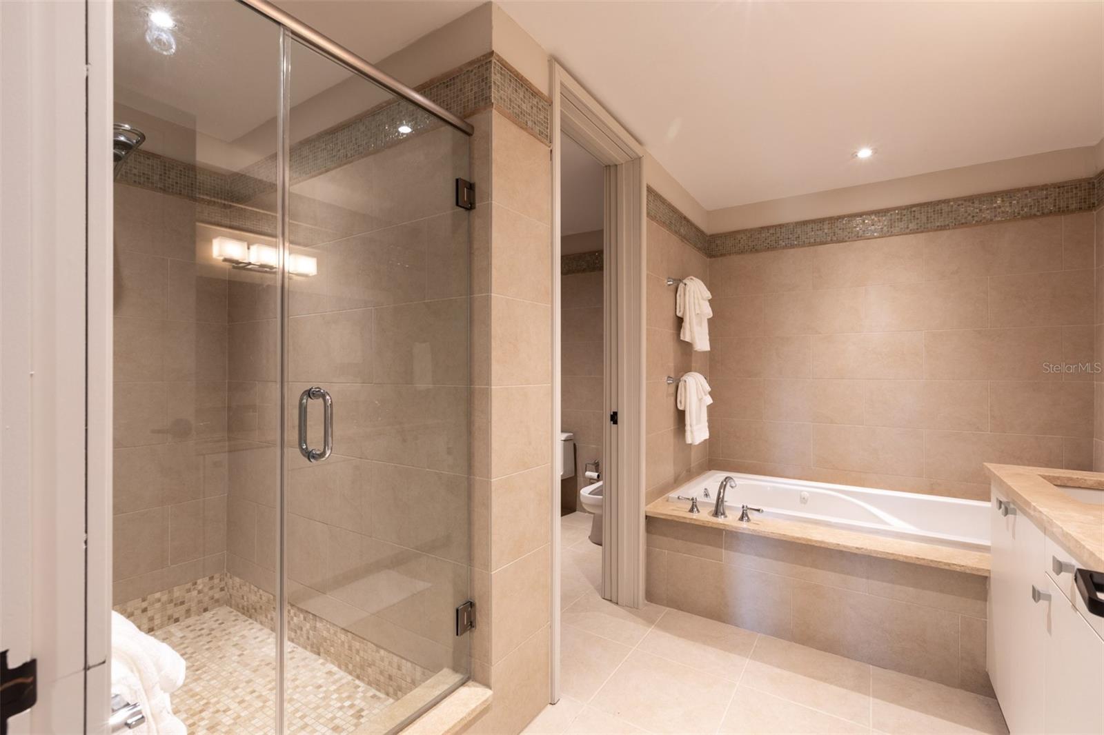LAS VERANDAS CONDOMINIUM - Residential