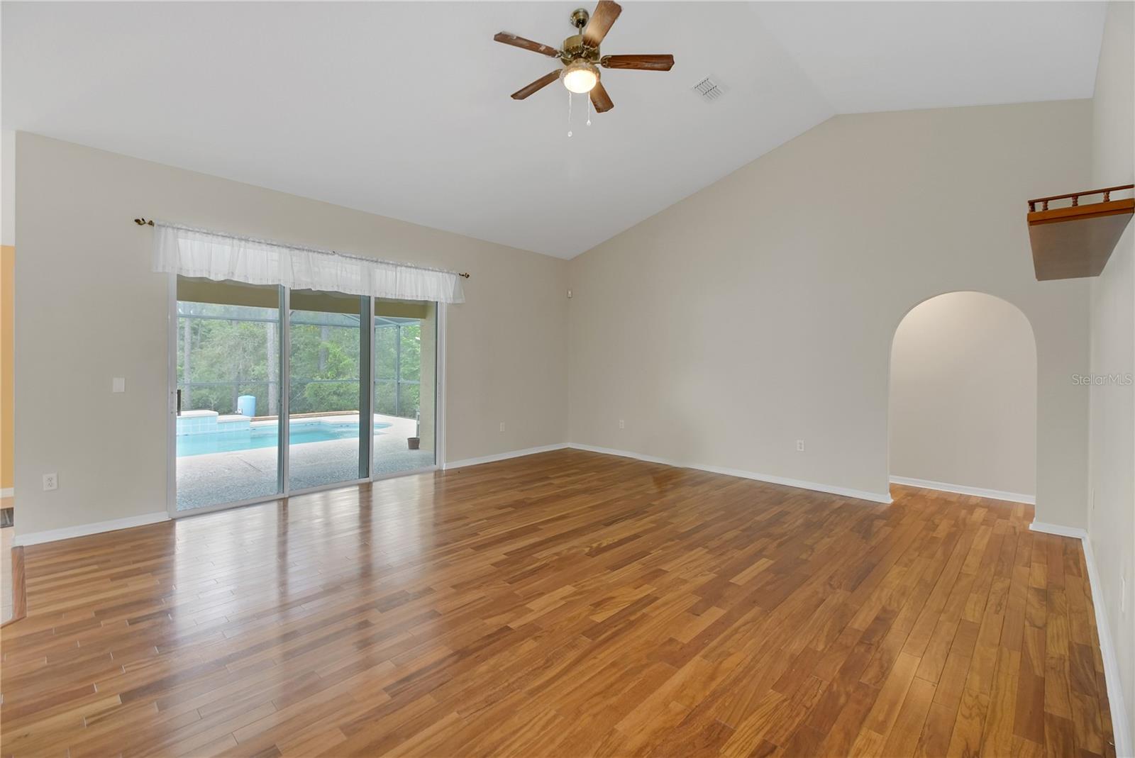 RAINBOW ACRES UN 04 - Residential
