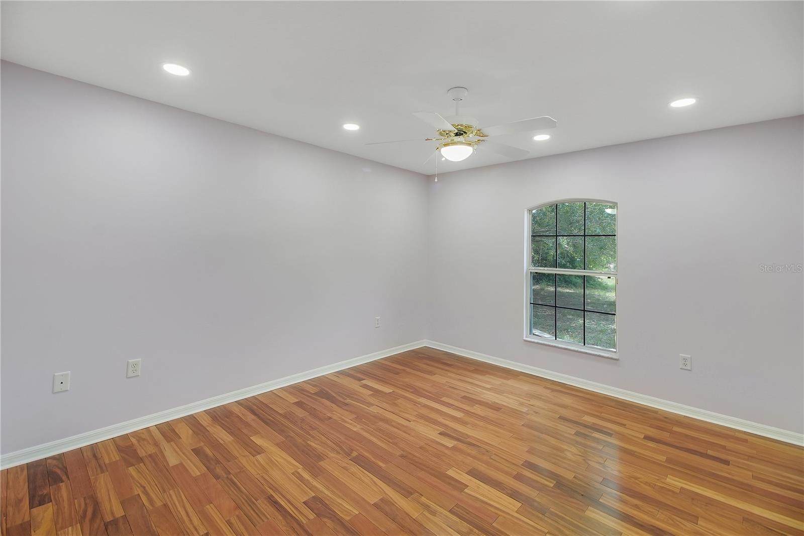RAINBOW ACRES UN 04 - Residential