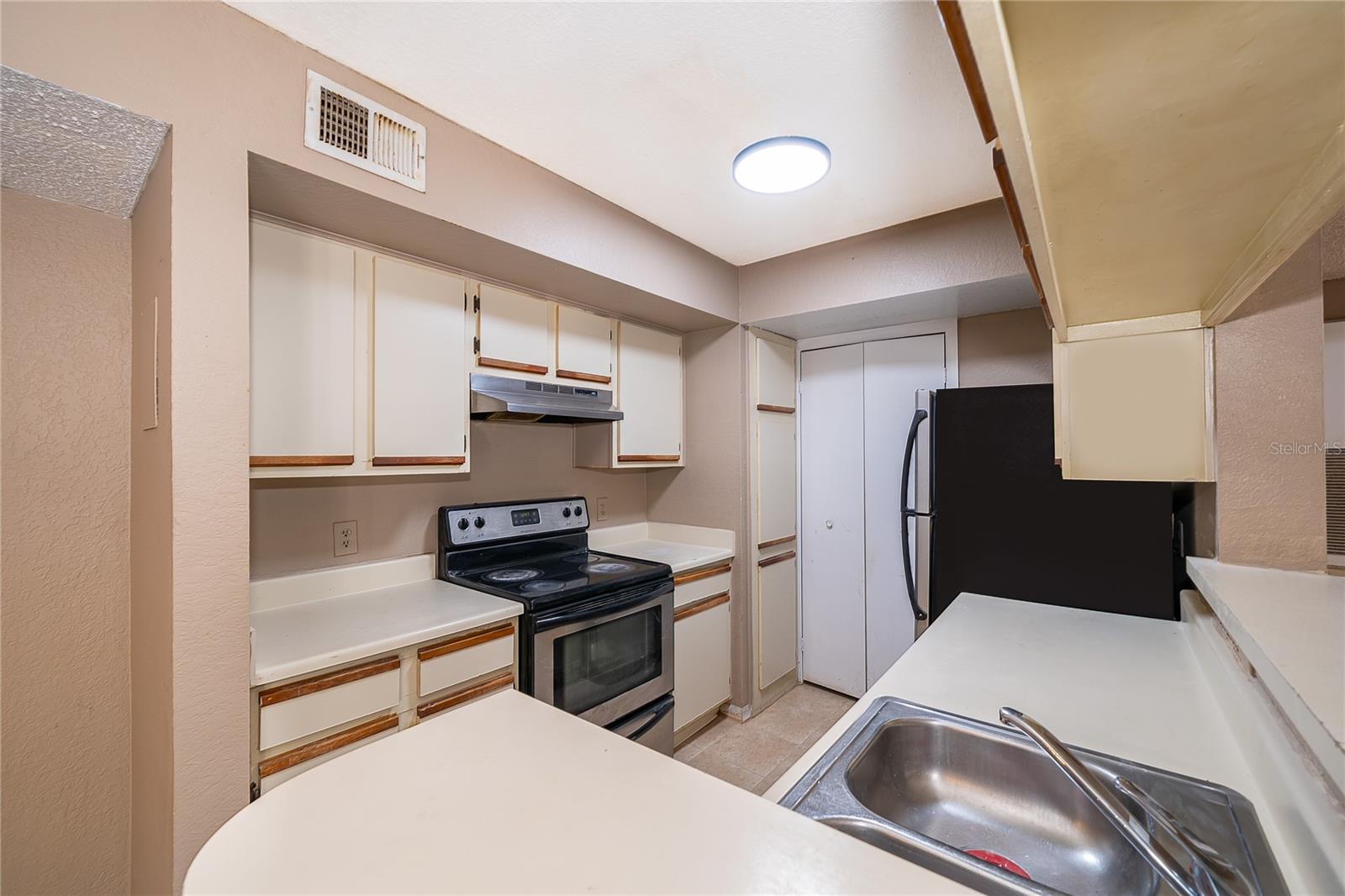 REGENCY GARDENS - Residential