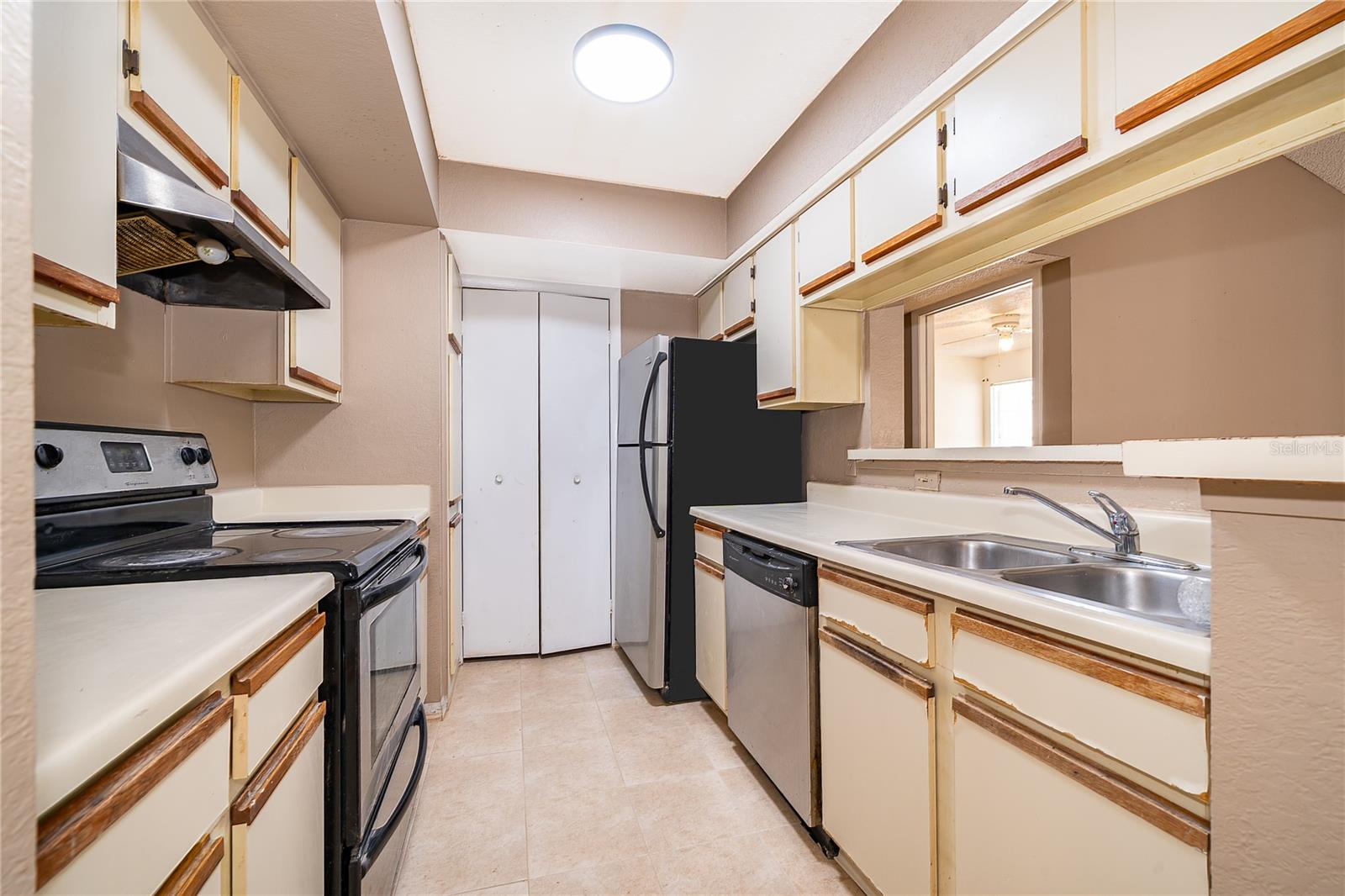 REGENCY GARDENS - Residential