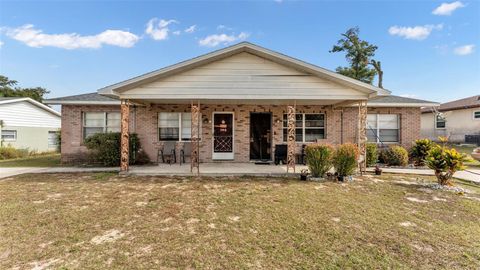 Photo of 880 Charmil Avenue, Lake Alfred, FL 33850 (MLS # L4958385)