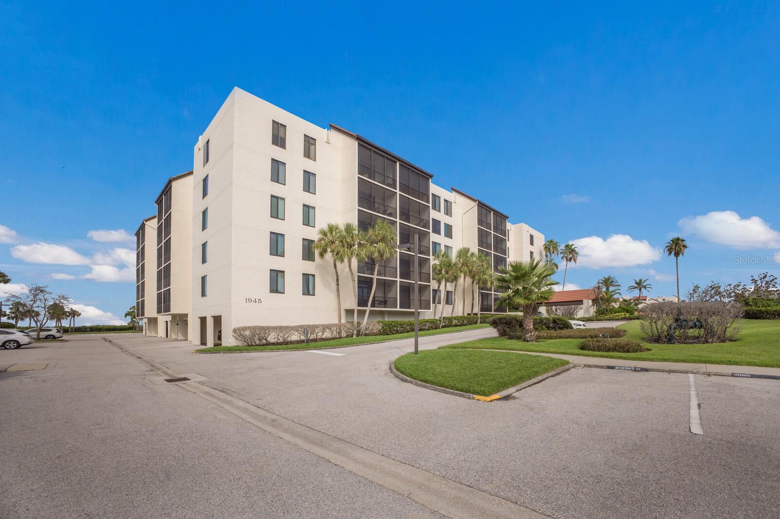 SEAPLACE V - Residential