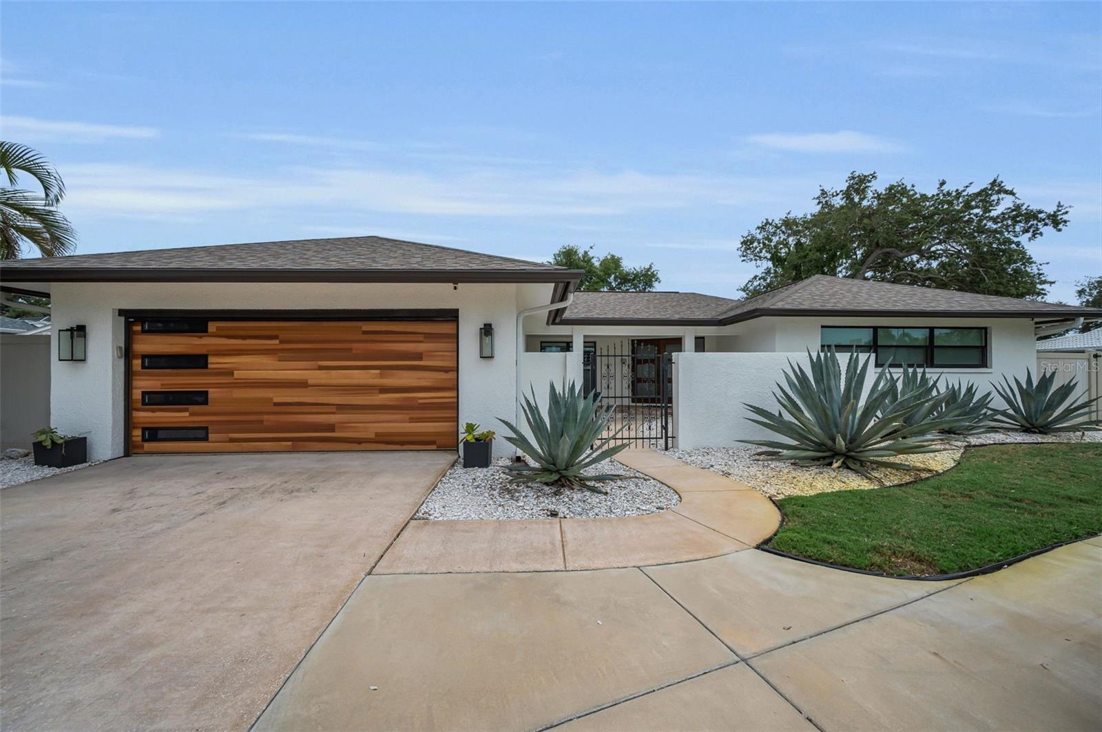 14516 BAY HILLS DRIVE