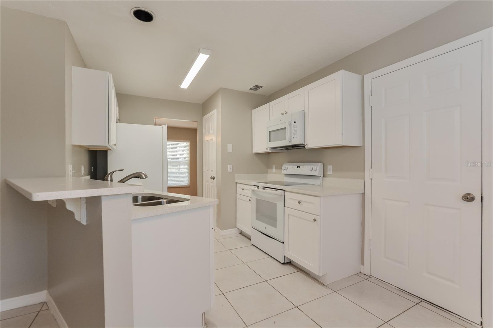 EUSTIS ARBOR HILLS UNIT 02 - Residential Lease