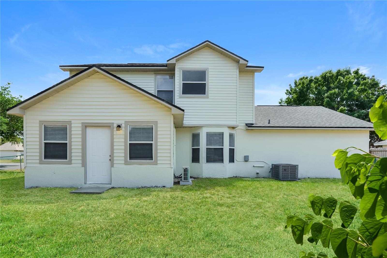 EUSTIS ARBOR HILLS UNIT 02 - Residential Lease