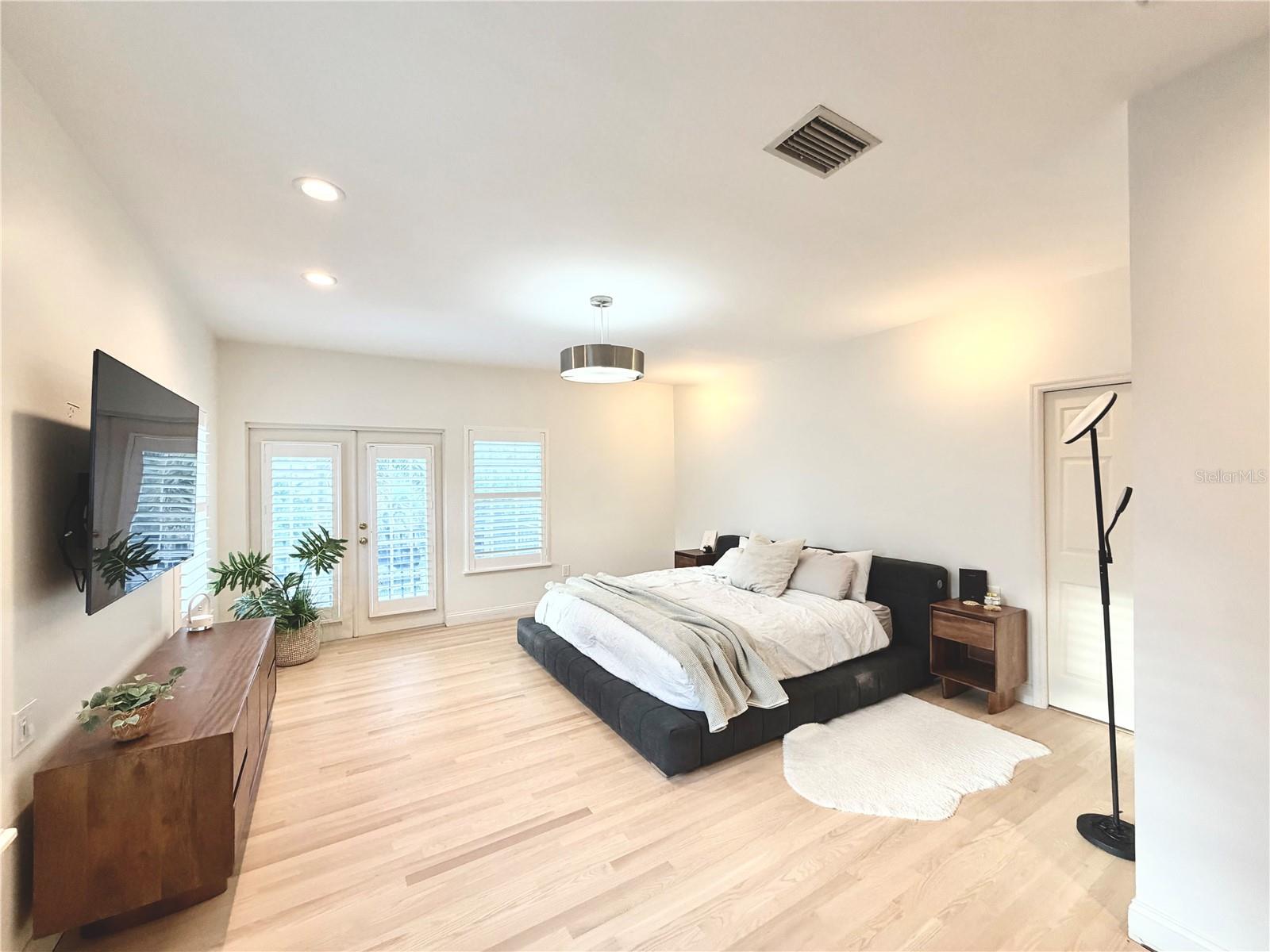 BEACH PARK - Residential Lease