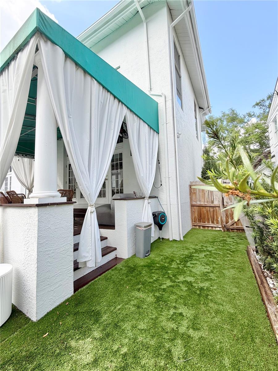 BEACH PARK - Residential Lease