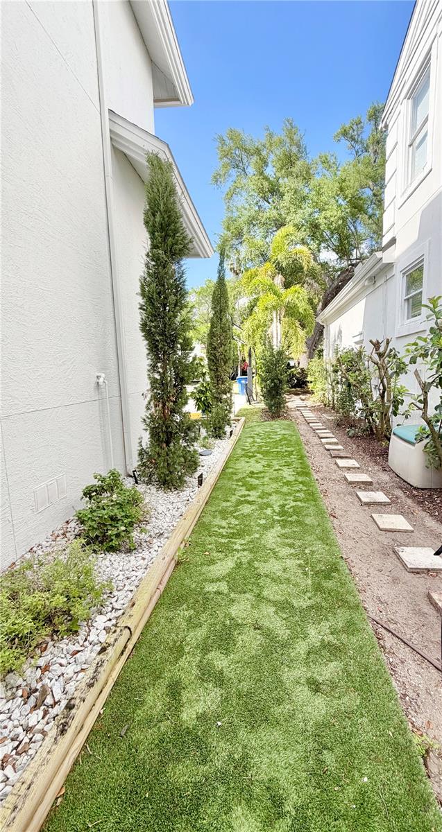 BEACH PARK - Residential Lease
