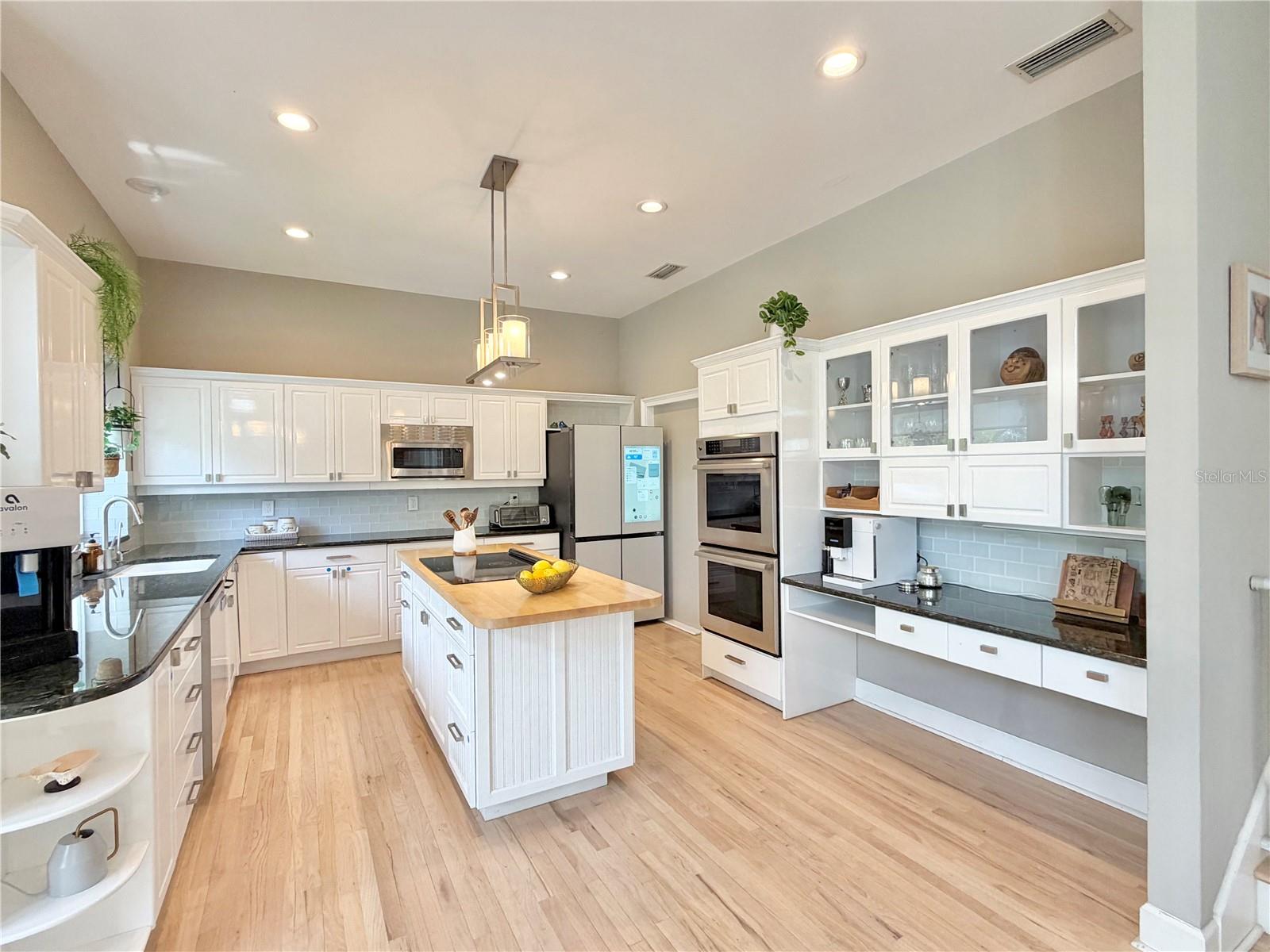 BEACH PARK - Residential Lease