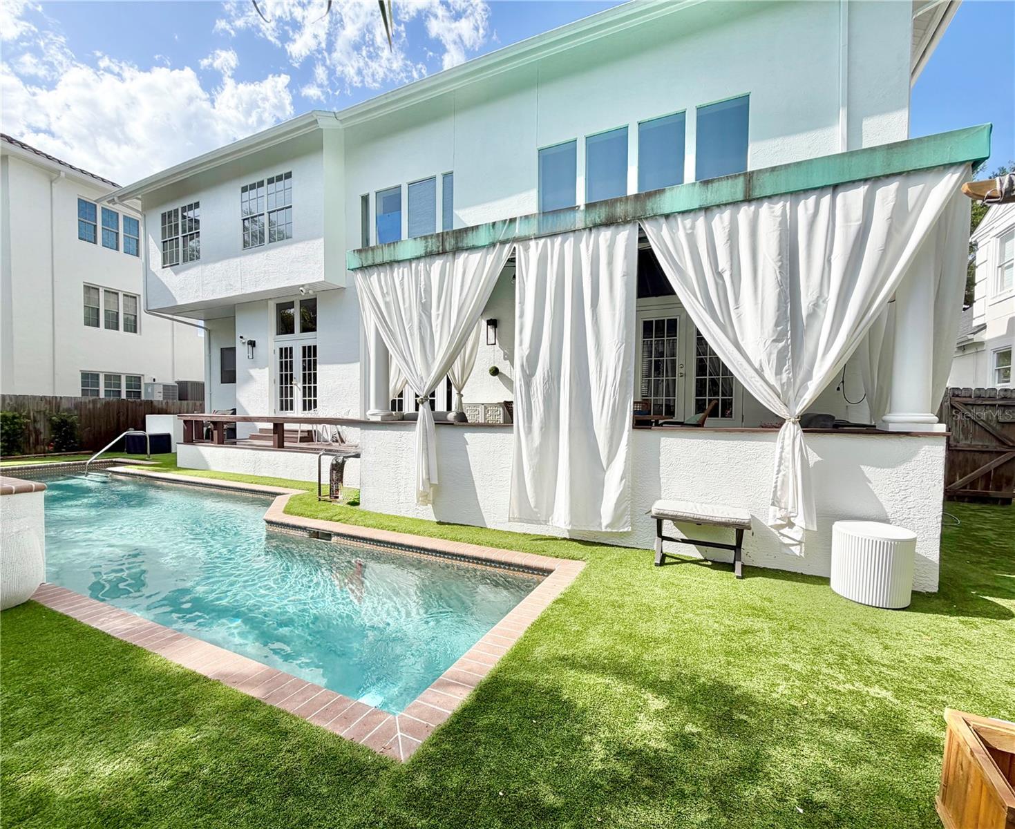 BEACH PARK - Residential Lease