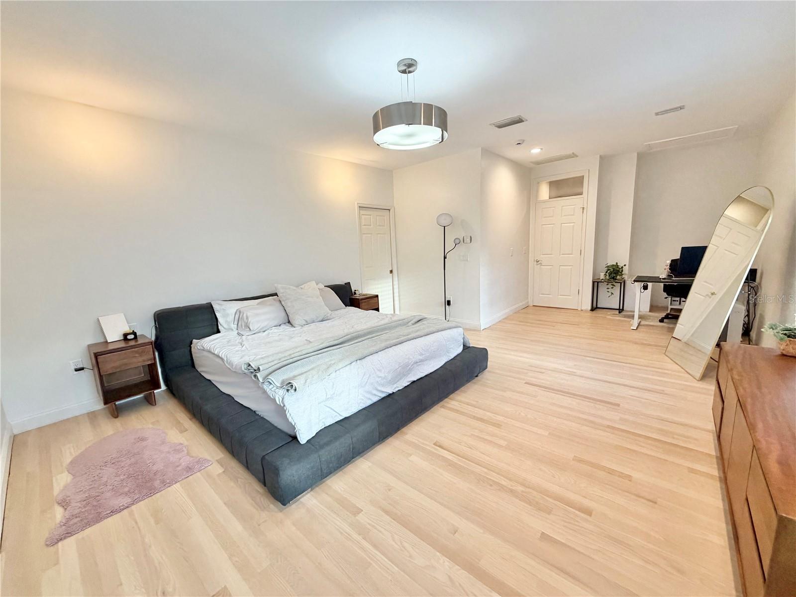 BEACH PARK - Residential Lease