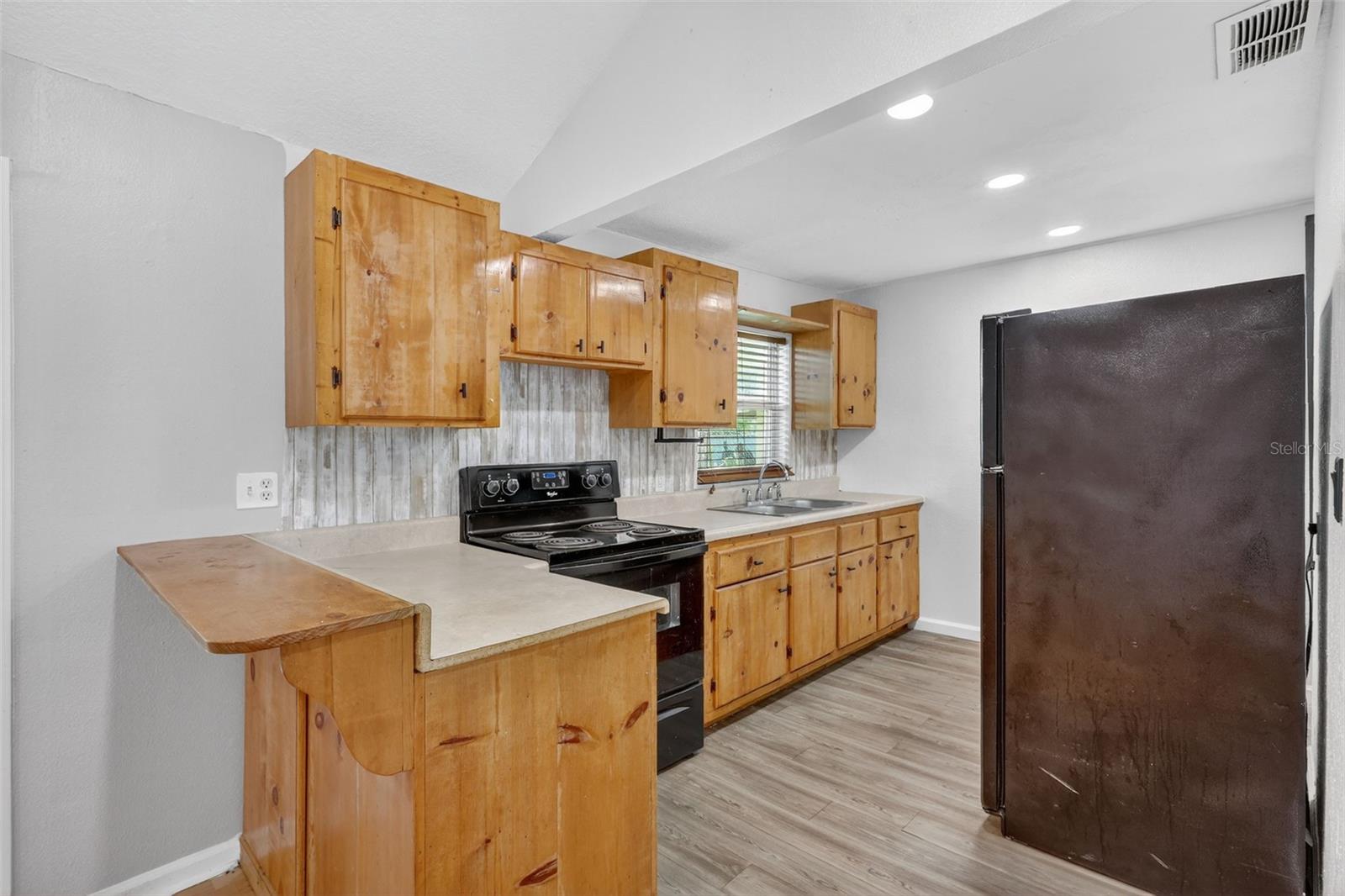 WEST BURNSIDE AT LEALMAN - Residential