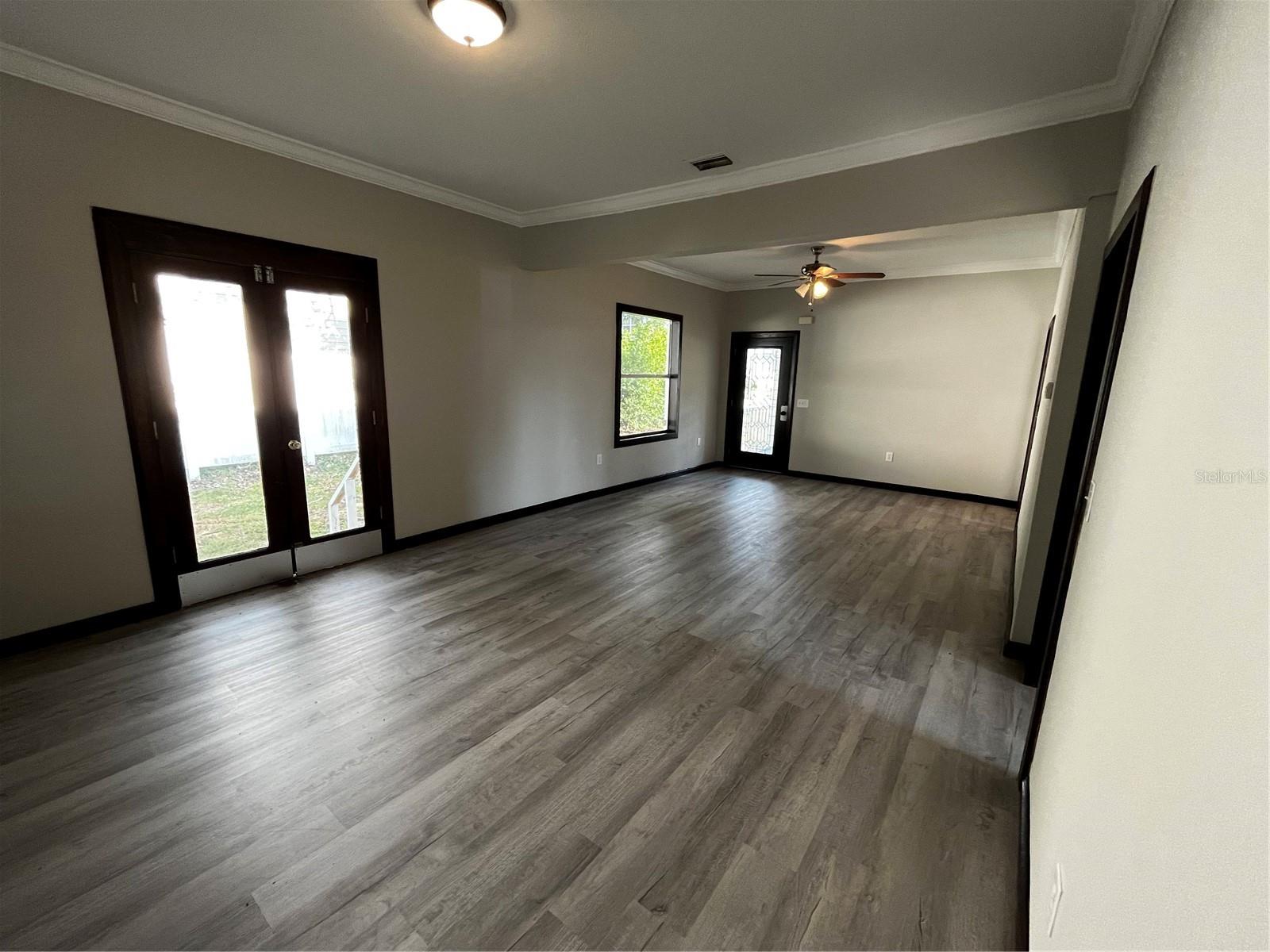 LESLEYS - Residential