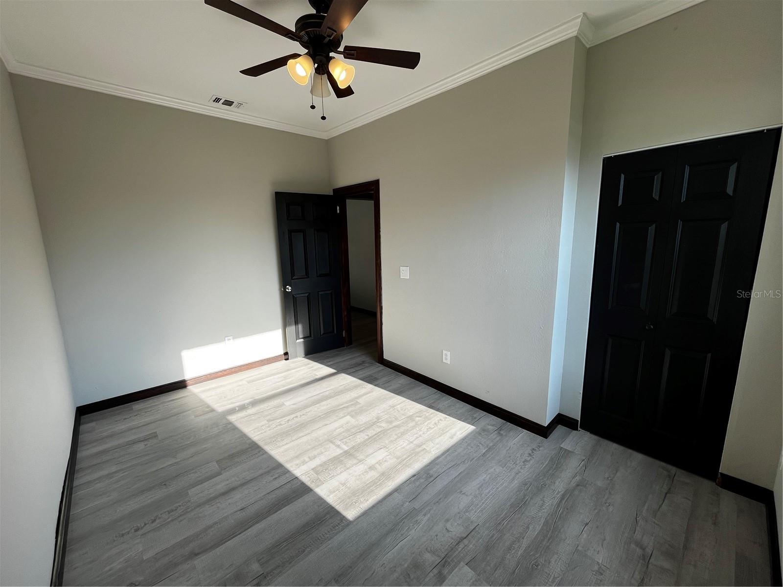 LESLEYS - Residential