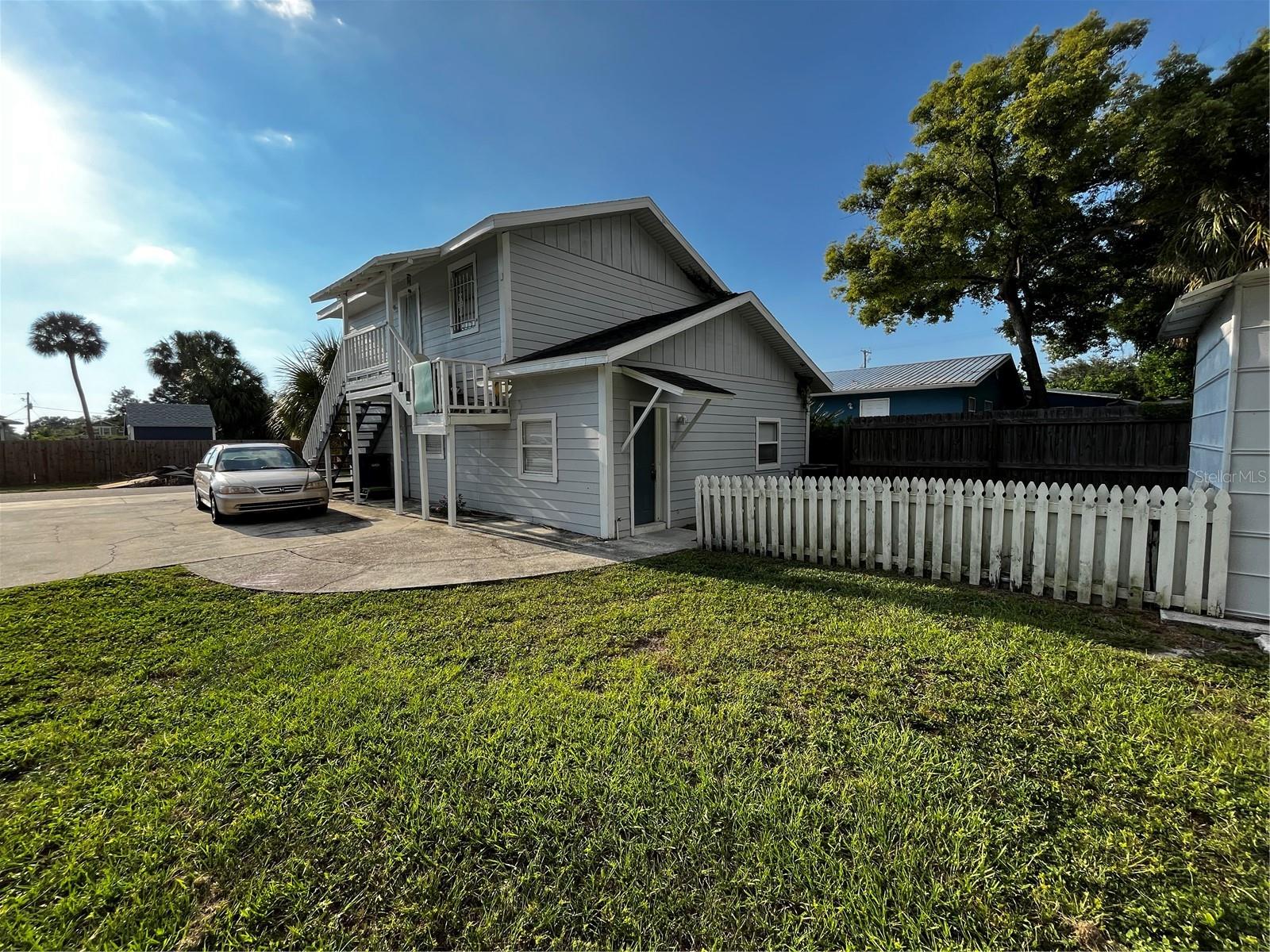 LESLEYS - Residential