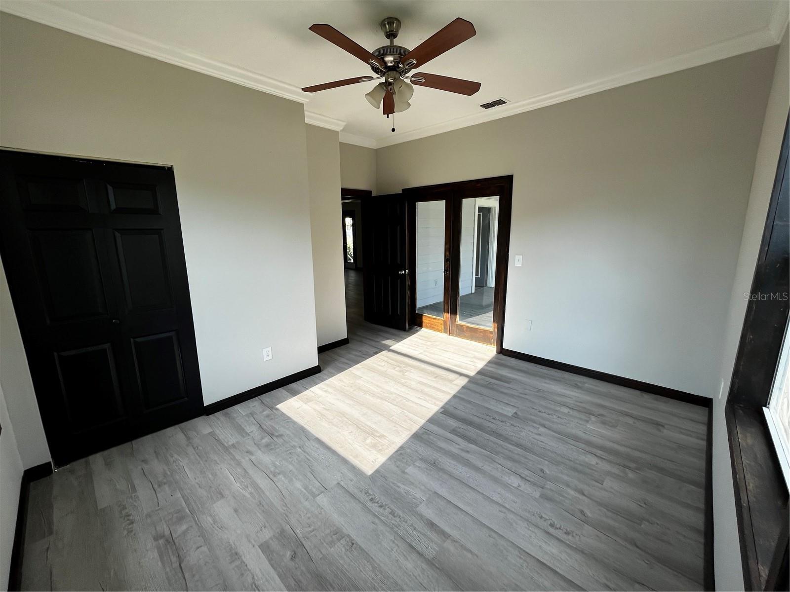 LESLEYS - Residential