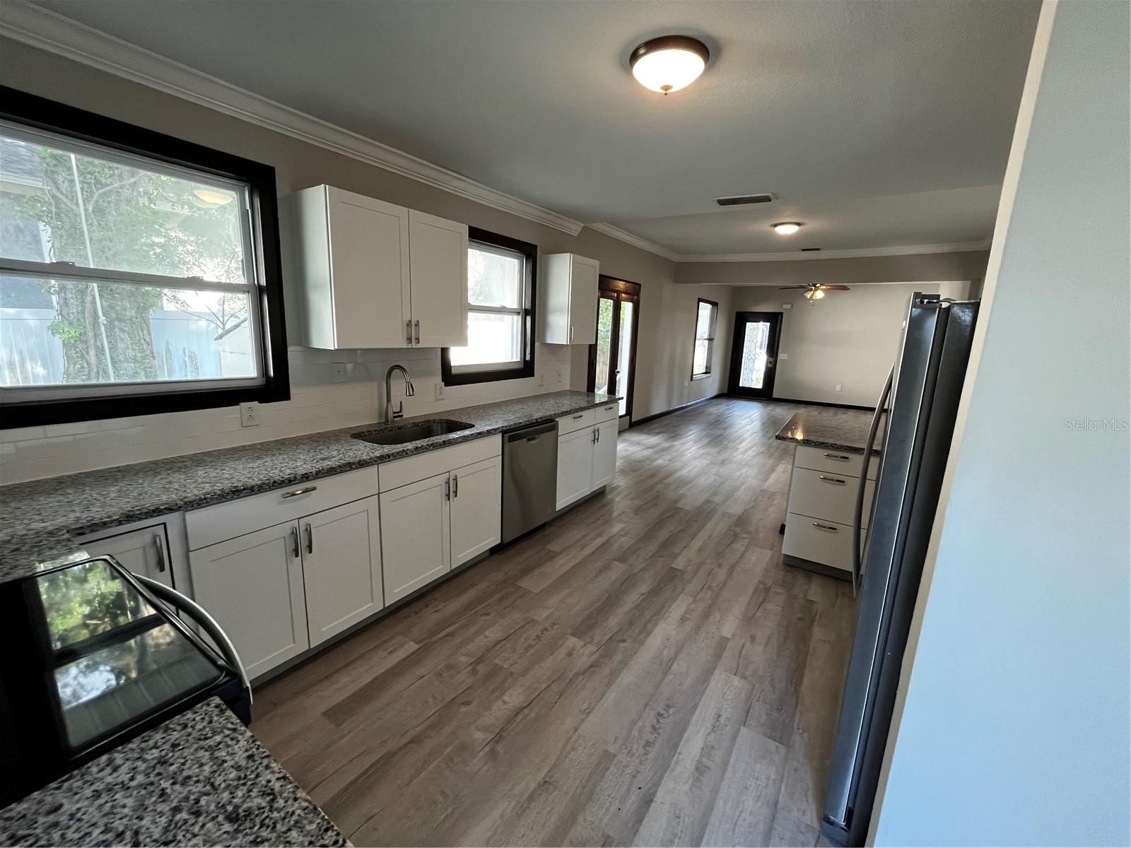 LESLEYS - Residential