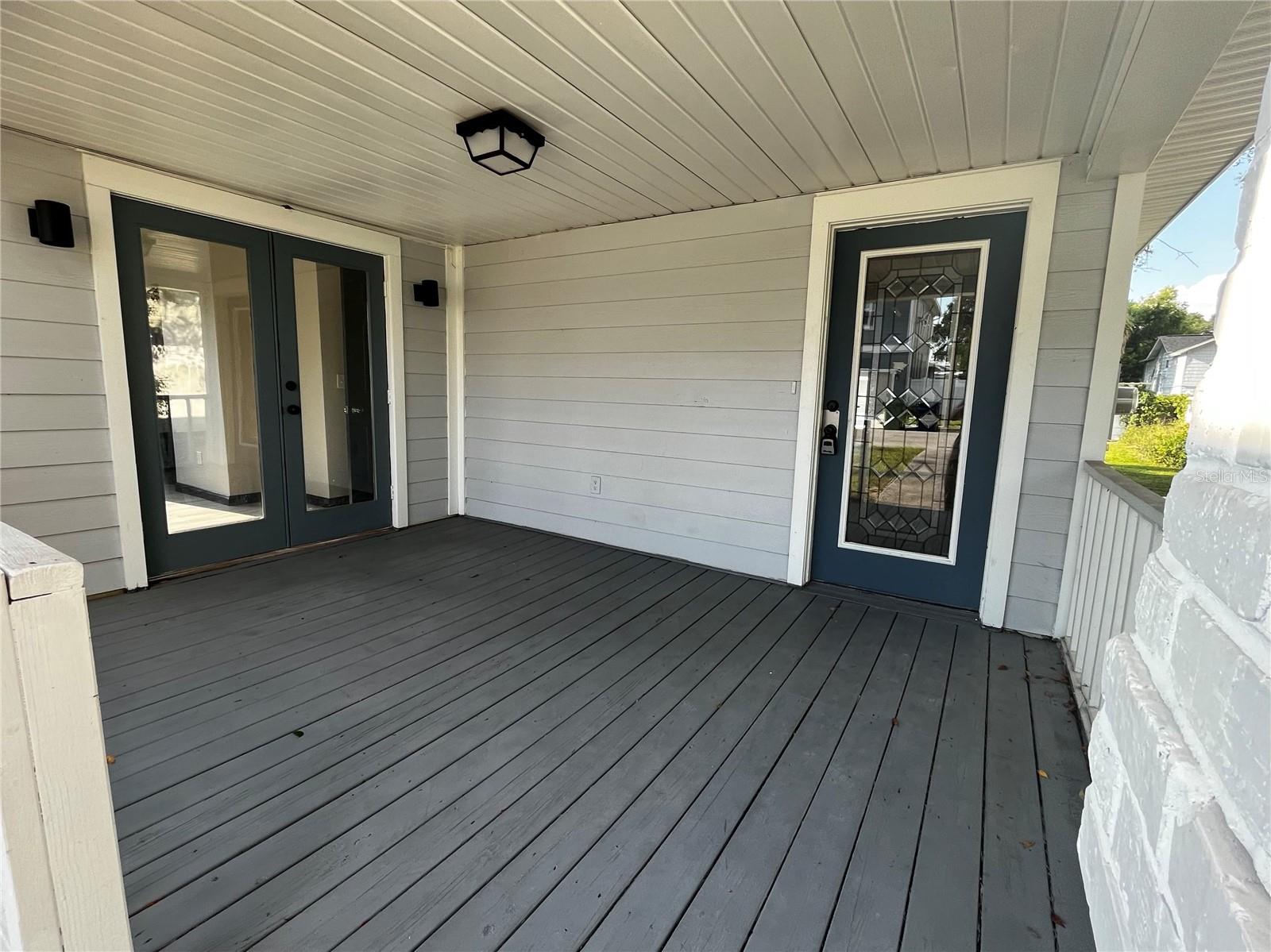 LESLEYS - Residential