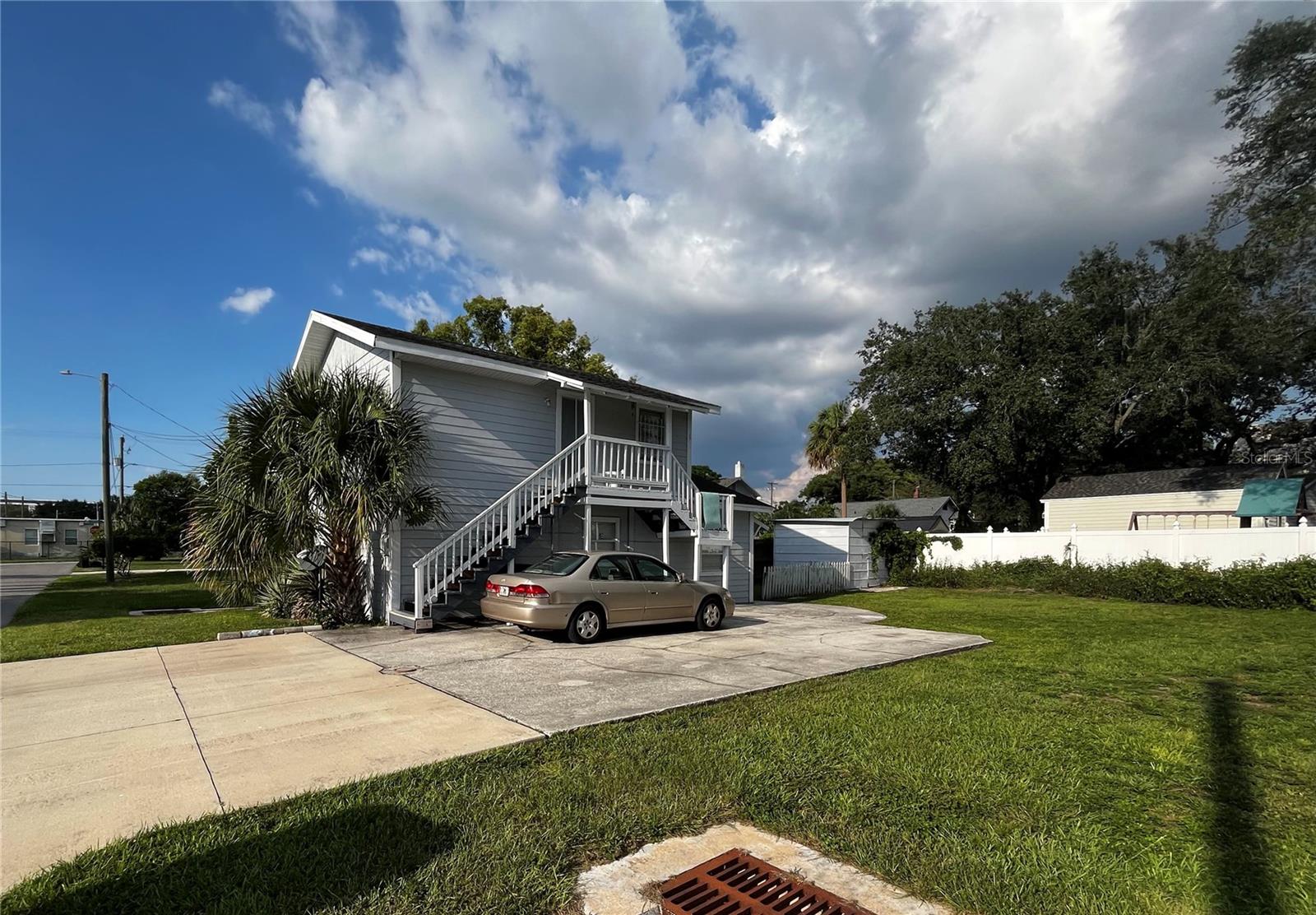 LESLEYS - Residential