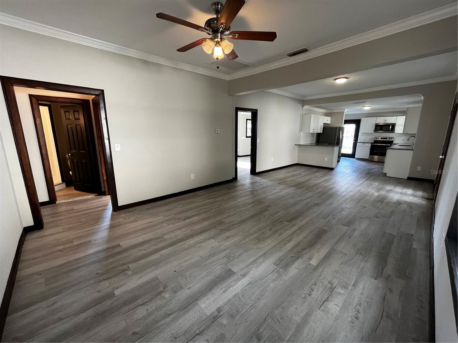 LESLEYS - Residential