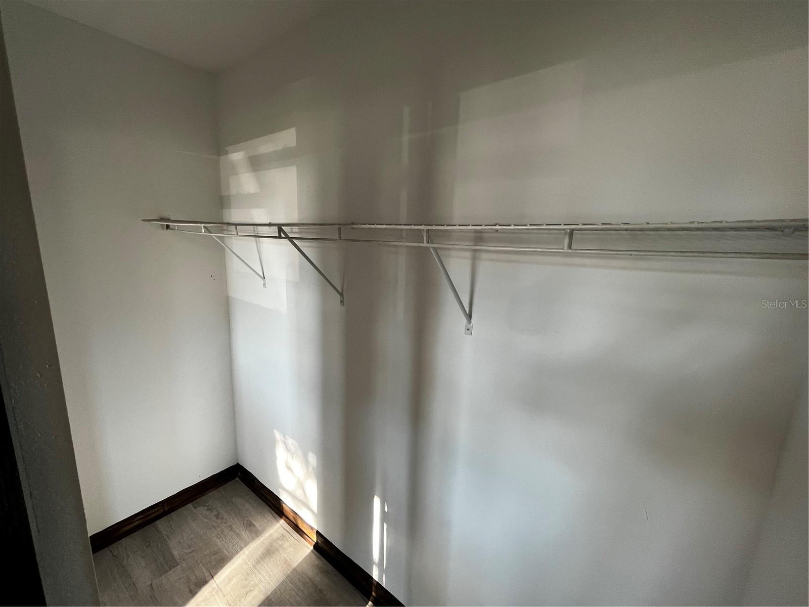 LESLEYS - Residential