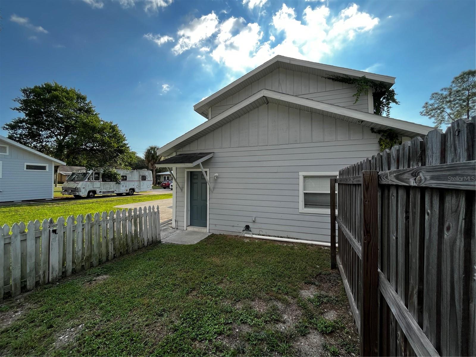 LESLEYS - Residential