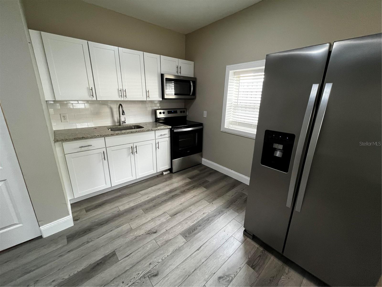 LESLEYS - Residential