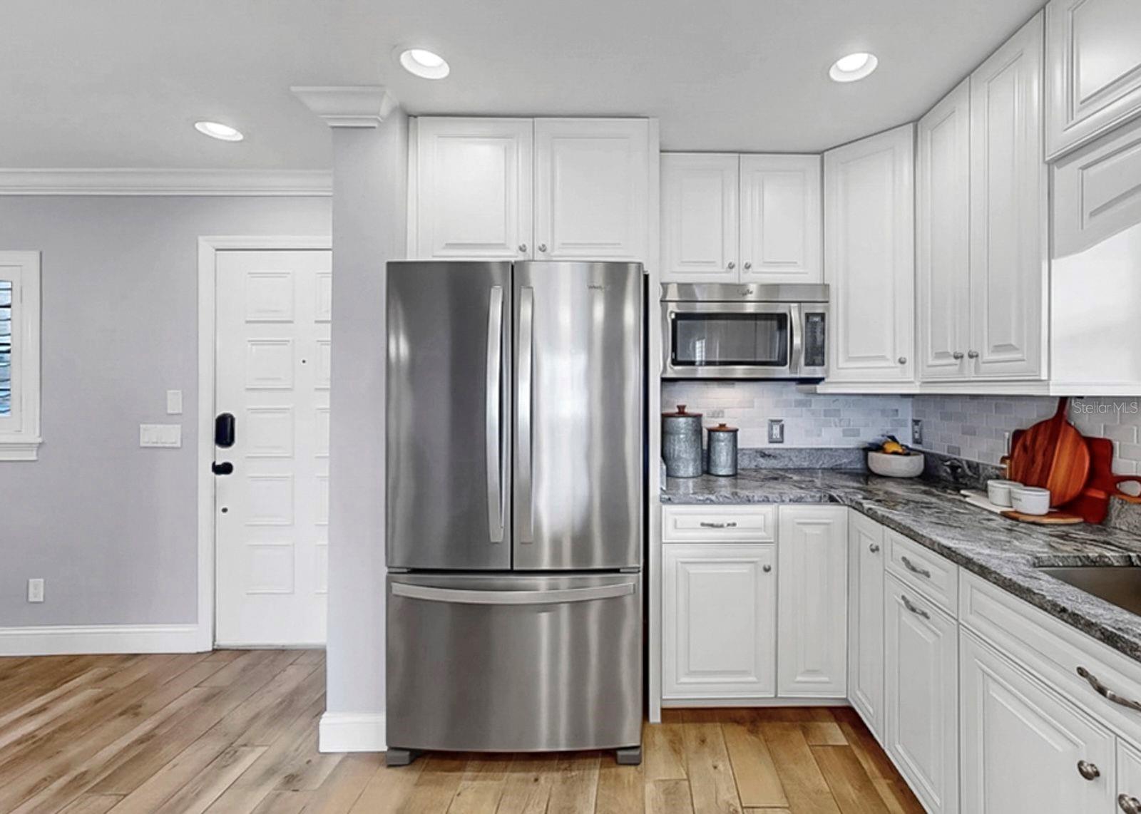 YARDARM CONDO PH I - Residential