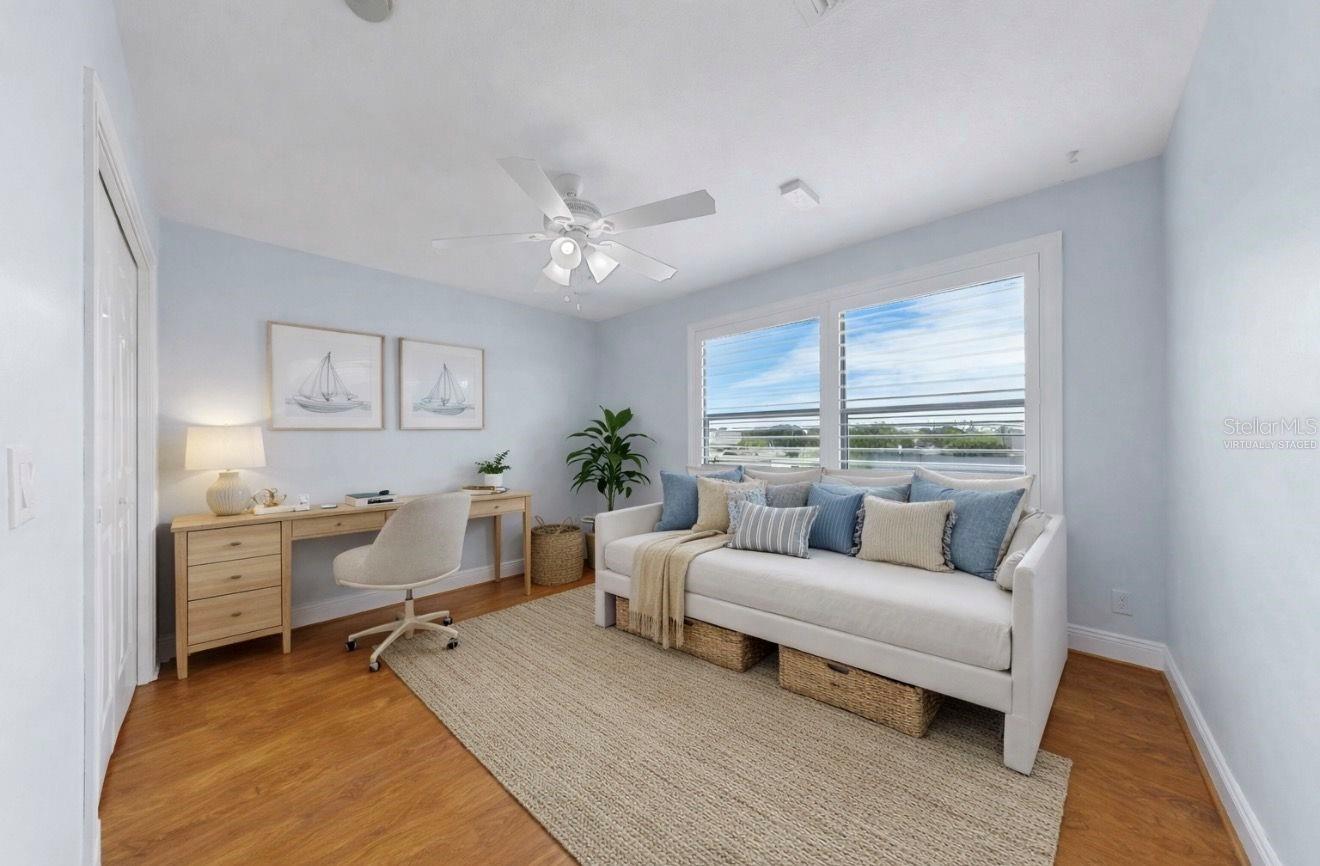 YARDARM CONDO PH I - Residential