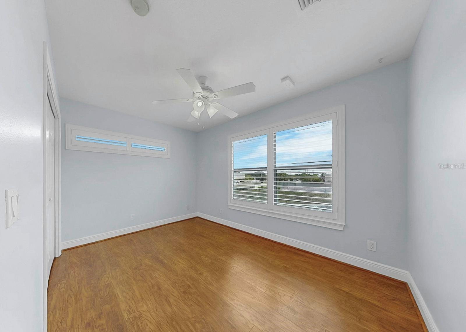 YARDARM CONDO PH I - Residential