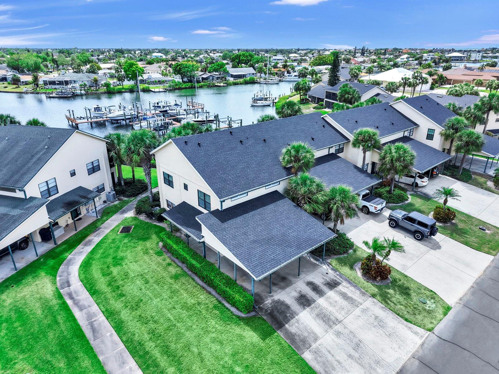 YARDARM CONDO PH I - Residential