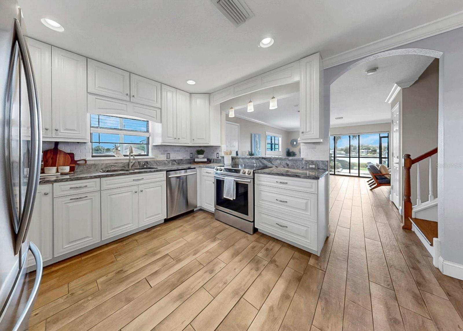 YARDARM CONDO PH I - Residential