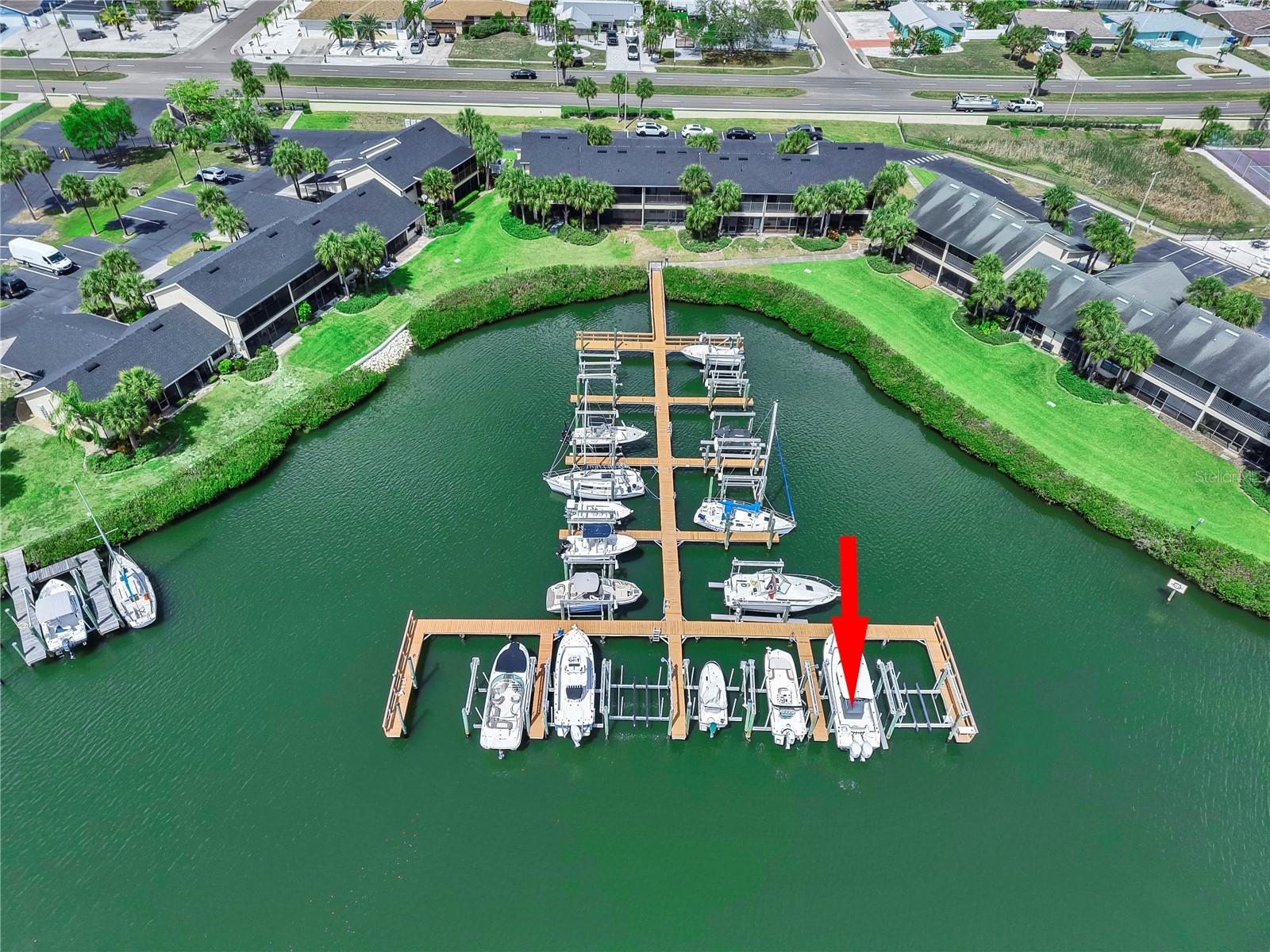 YARDARM CONDO PH I - Residential