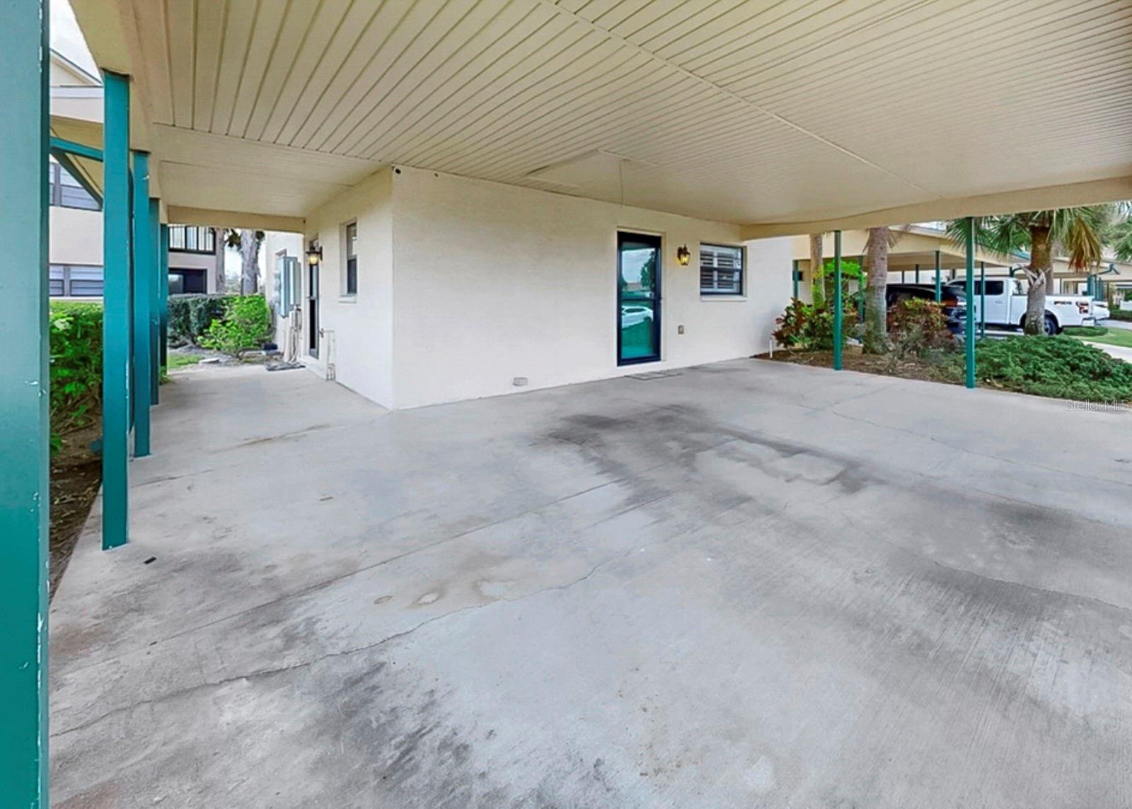 YARDARM CONDO PH I - Residential