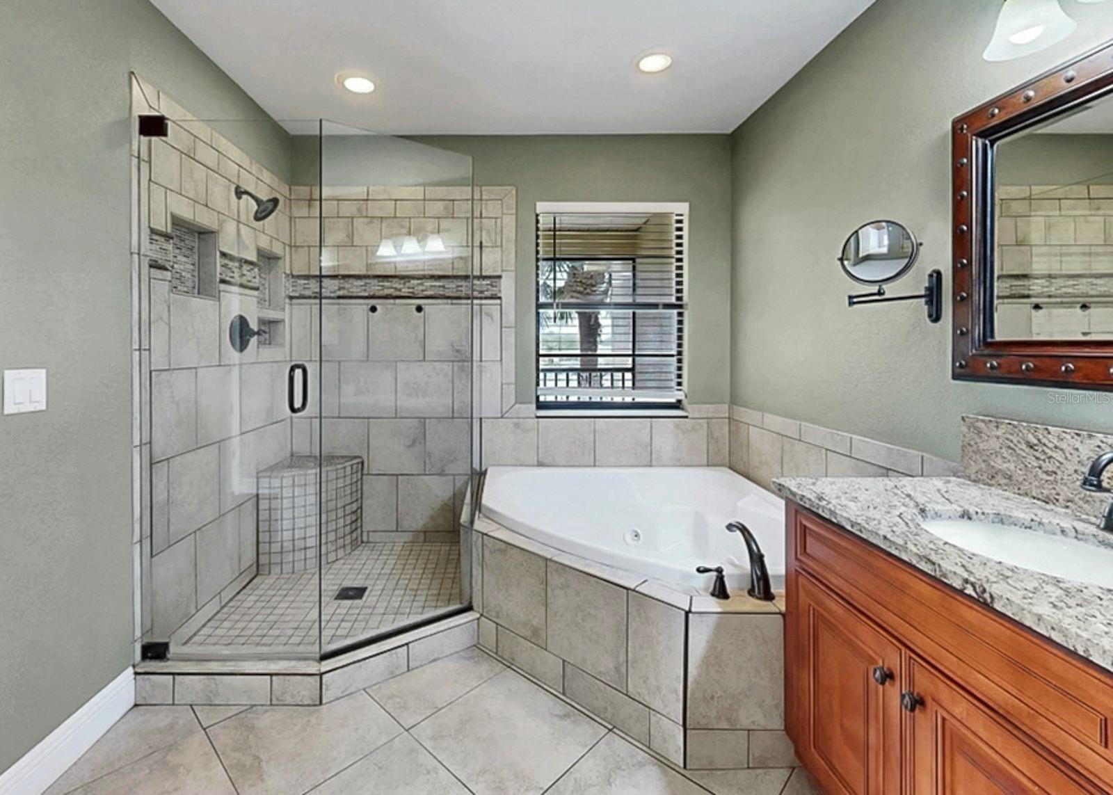 YARDARM CONDO PH I - Residential