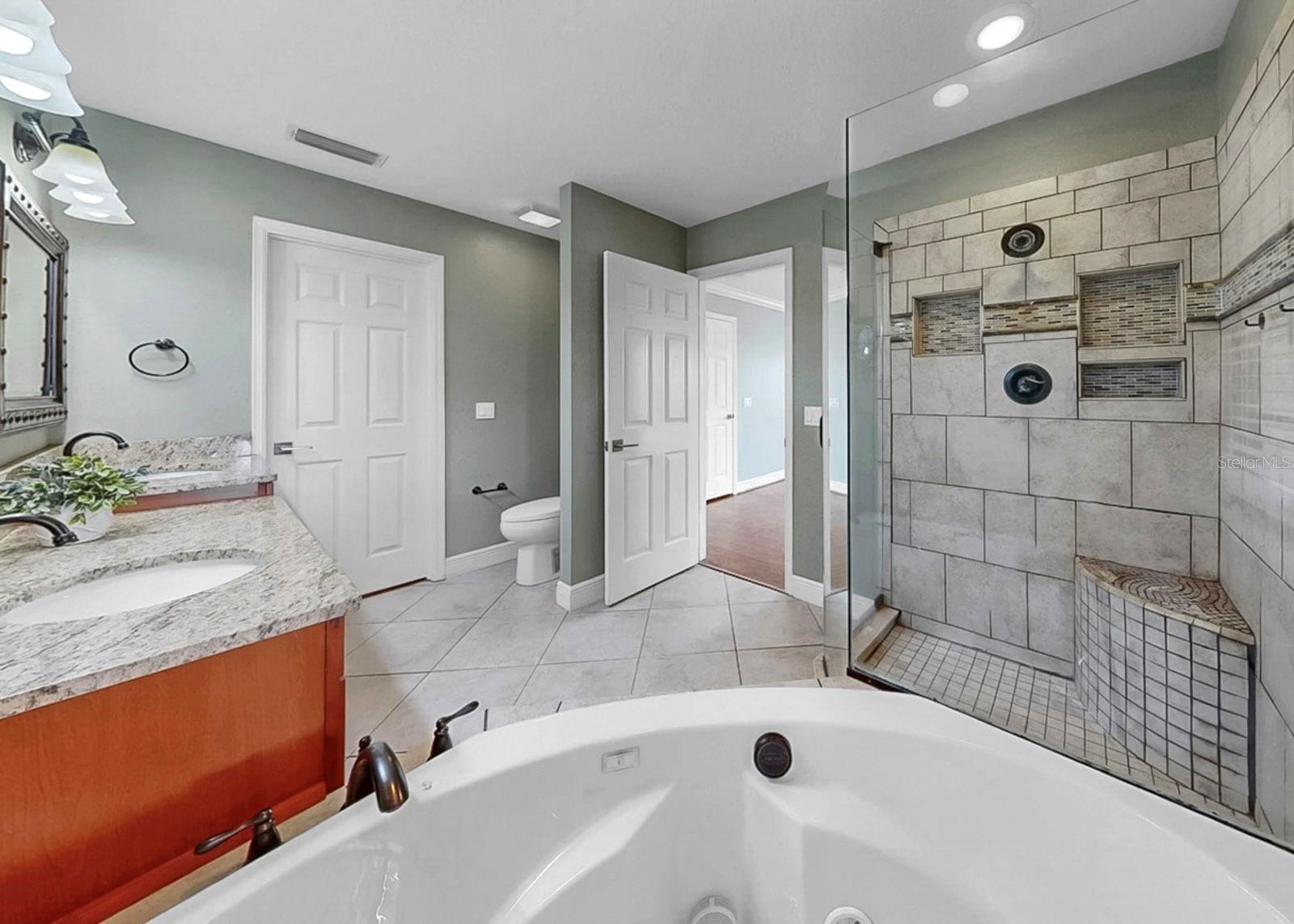 YARDARM CONDO PH I - Residential