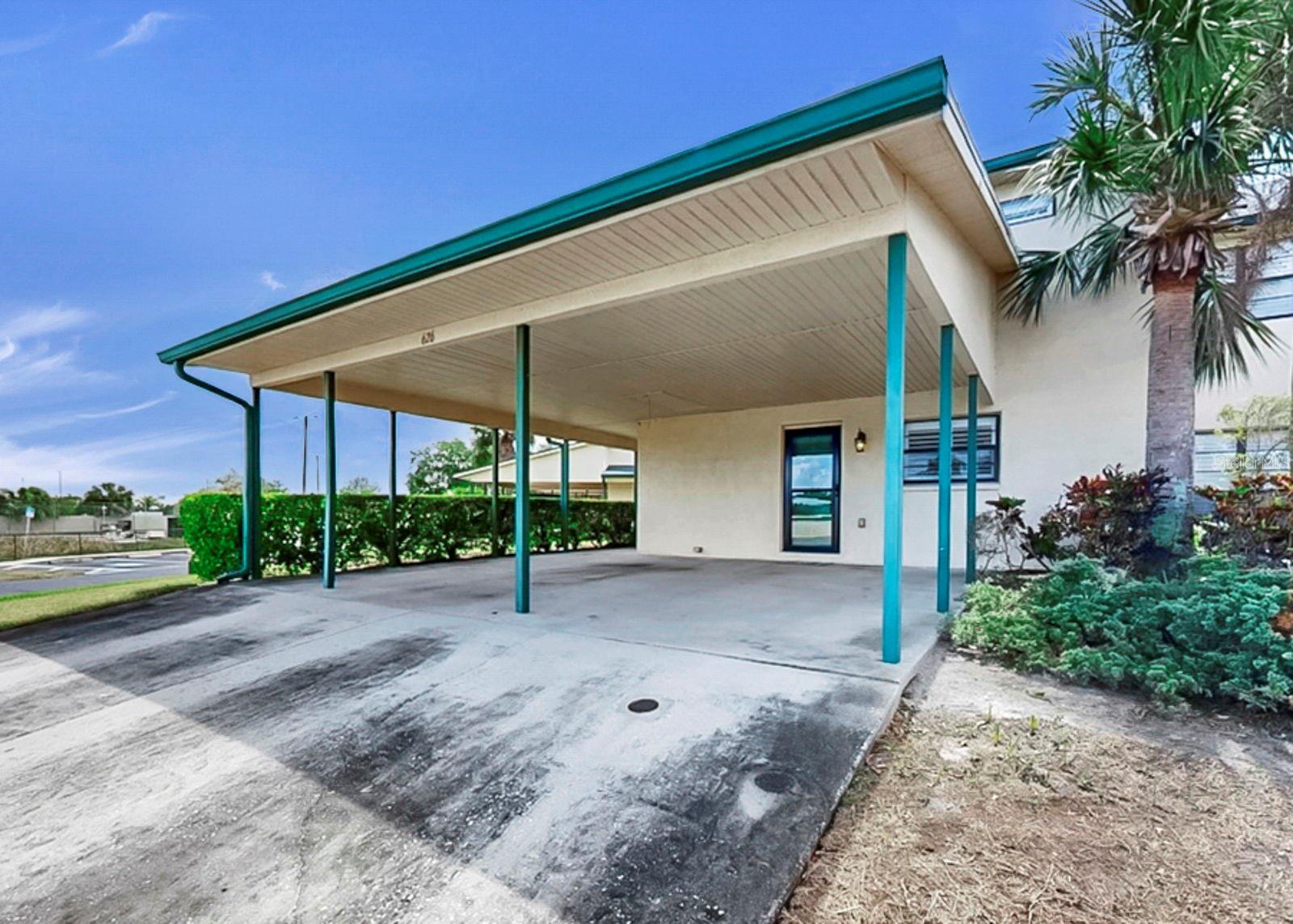 YARDARM CONDO PH I - Residential