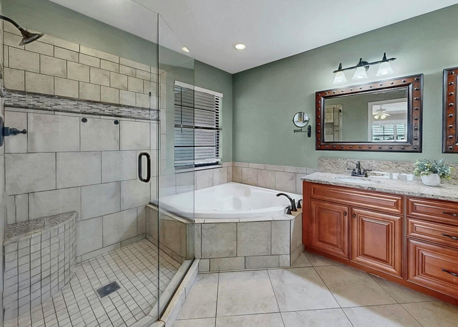 YARDARM CONDO PH I - Residential