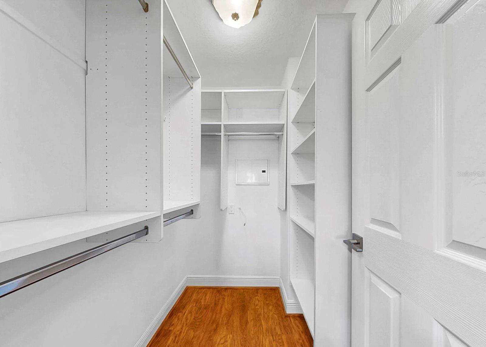 YARDARM CONDO PH I - Residential