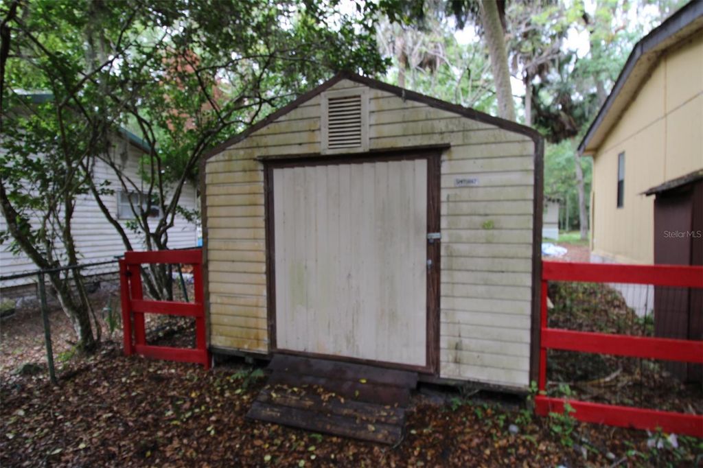 Photo of 3128 Cr 418, Lake Panasoffkee, FL 33538 (MLS # TB8505512)