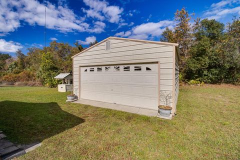 A home in DEBARY