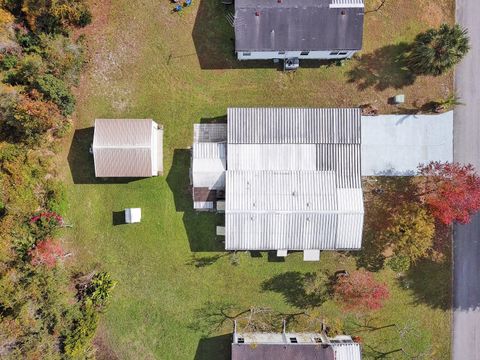 A home in DEBARY