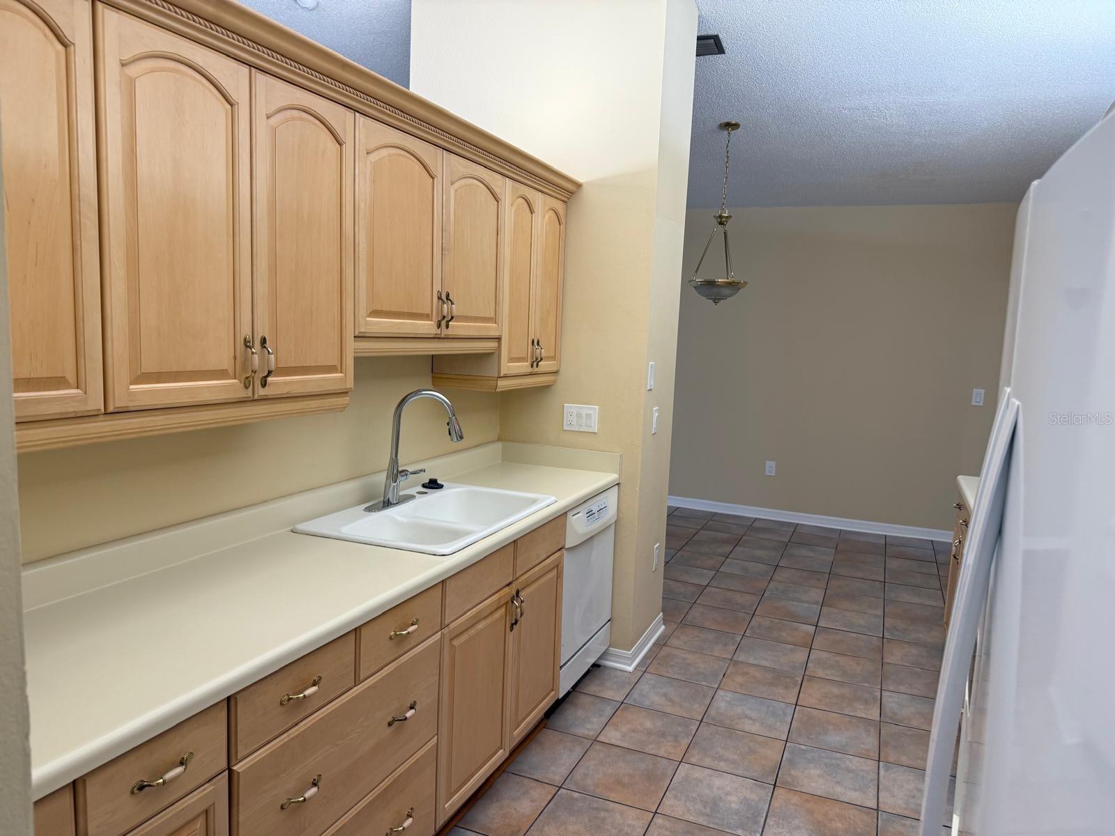 GULF GATE EAST - Residential Lease