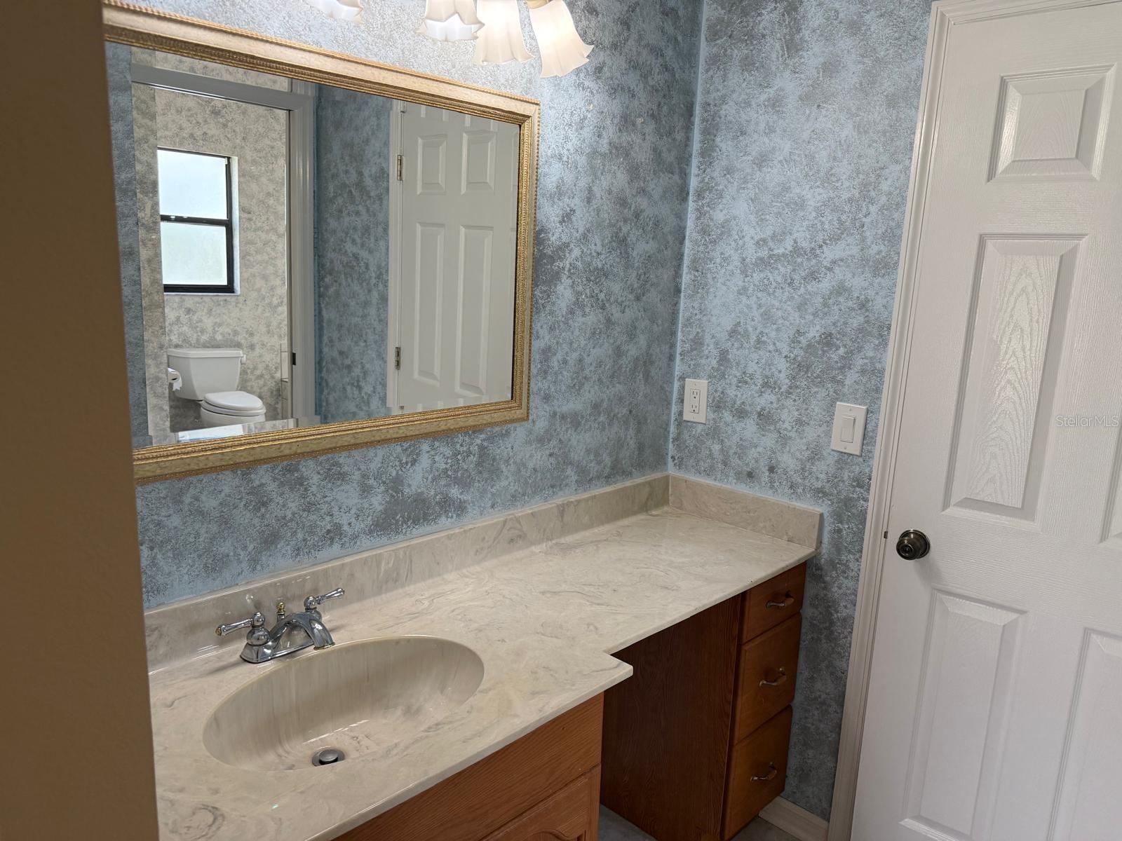 GULF GATE EAST - Residential Lease