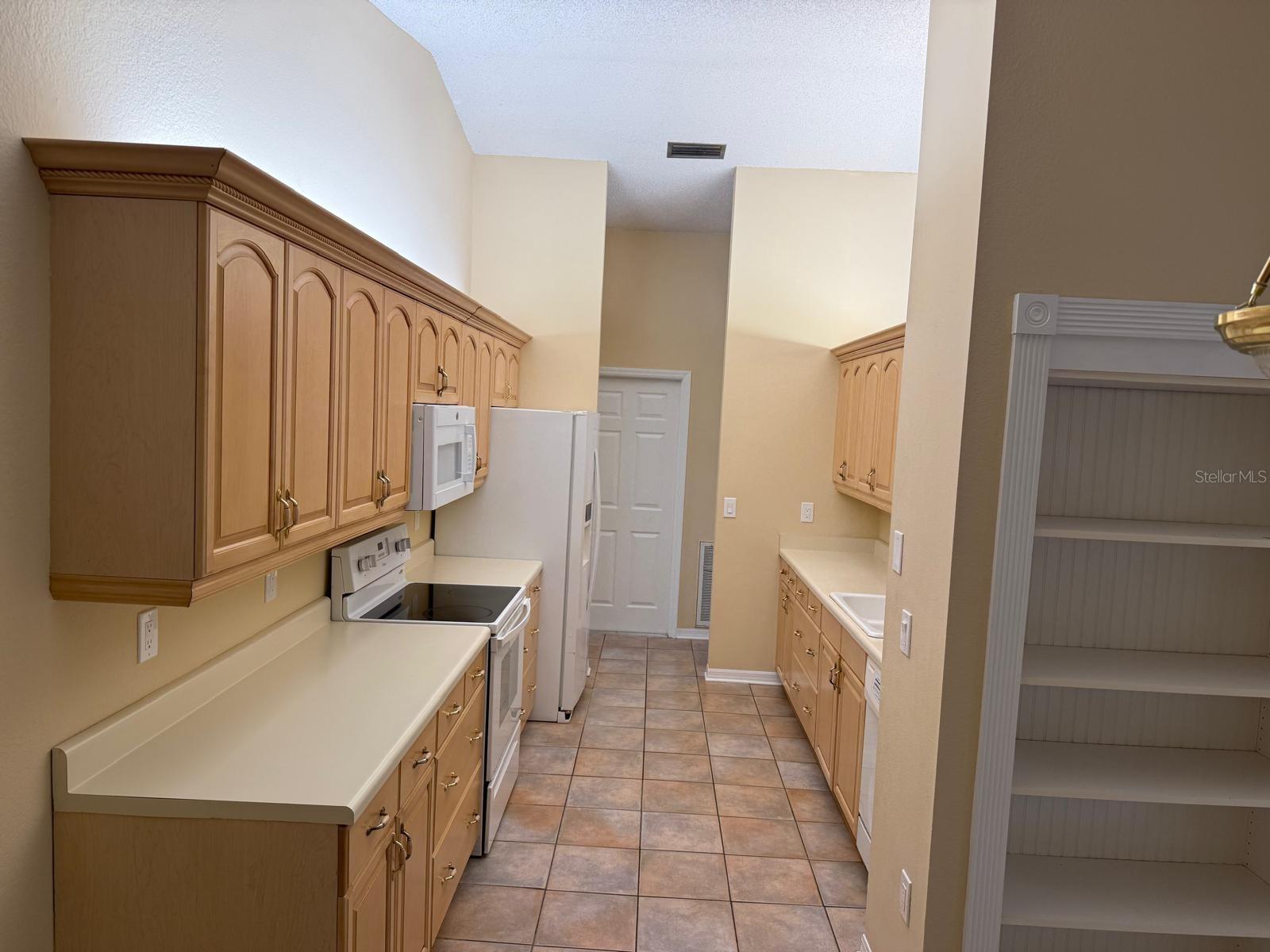 GULF GATE EAST - Residential Lease