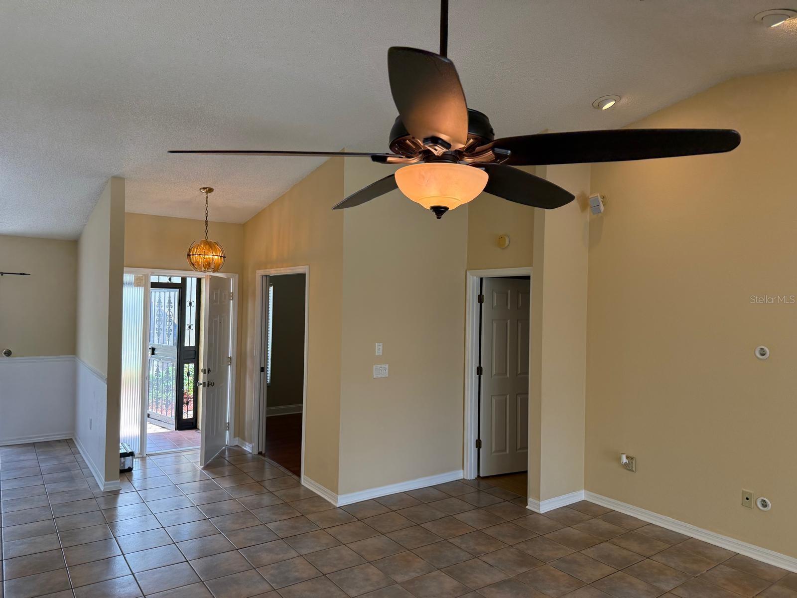 GULF GATE EAST - Residential Lease