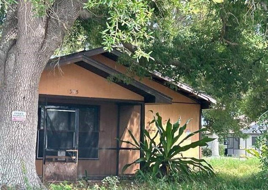 Photo of 1395 Queen Road, Venice, FL 34293 (MLS # O6408924)